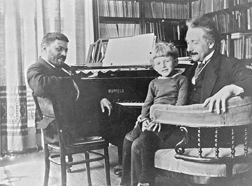 Эйнштейн дома у Эренфестов 1920 год