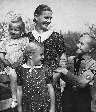 Гитлеровские фабрики детей 